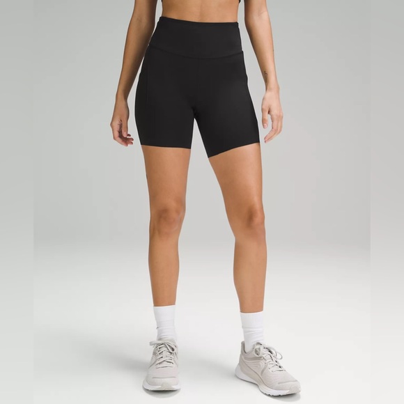 Fast and Free High-Rise Short 6"
Pockets LuLulemon x Barrys - Picture 6 of 7